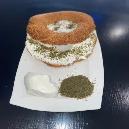 سميت لبنة وزعتر